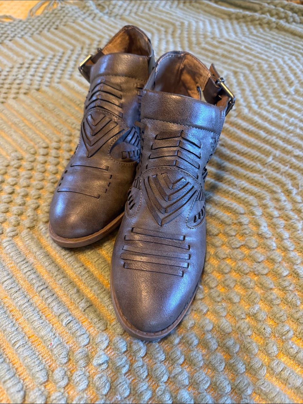 Women's Grey Cutout Leather Ankle Booties with Buckle